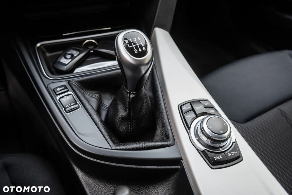 BMW Seria 3 - 24