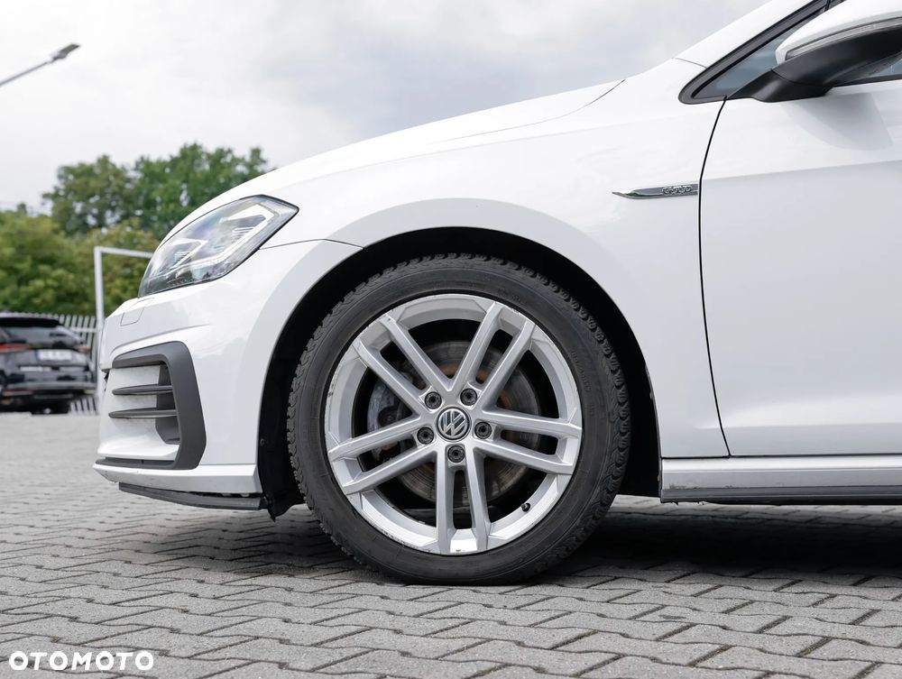 Volkswagen Golf - 5