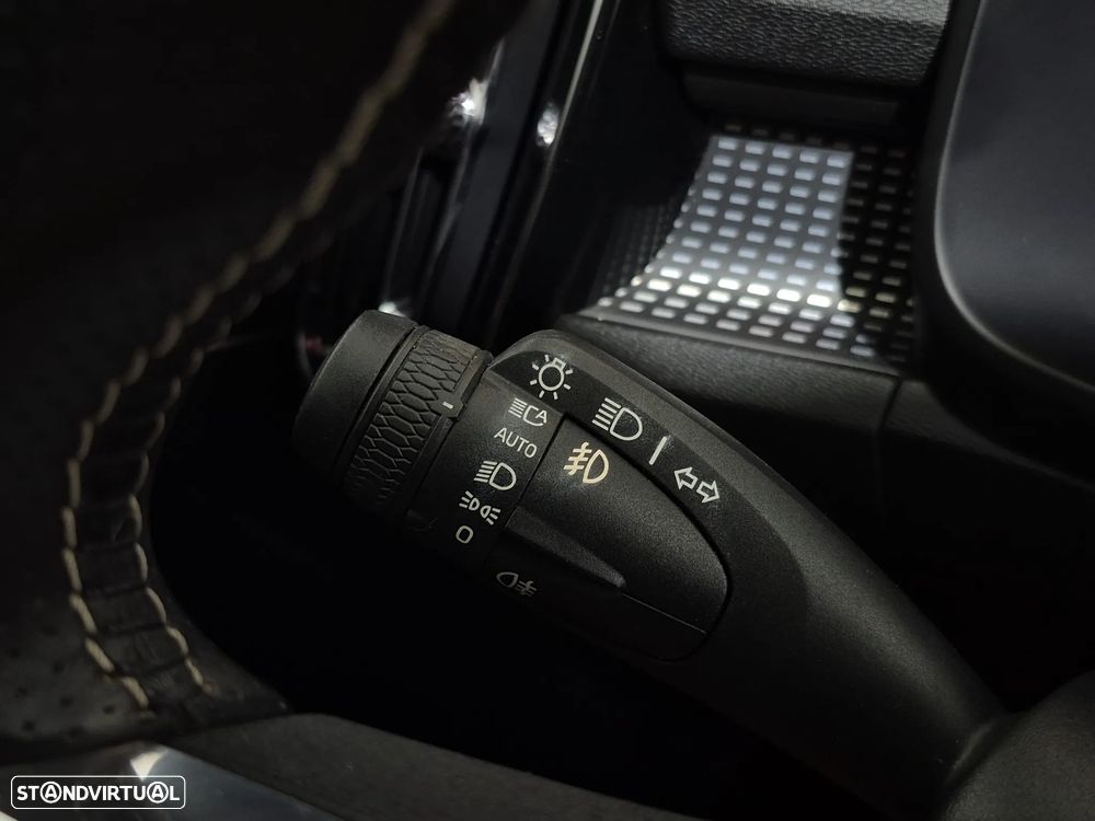 Volvo XC 40 1.5 T3 Tech Edition - 40