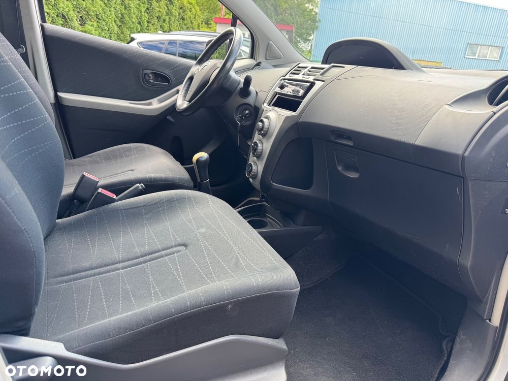 Toyota Yaris 1.0 VVT-i Sol - 29