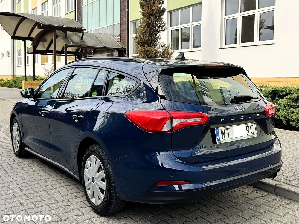 Ford Focus 1.0 EcoBoost Trend - 29