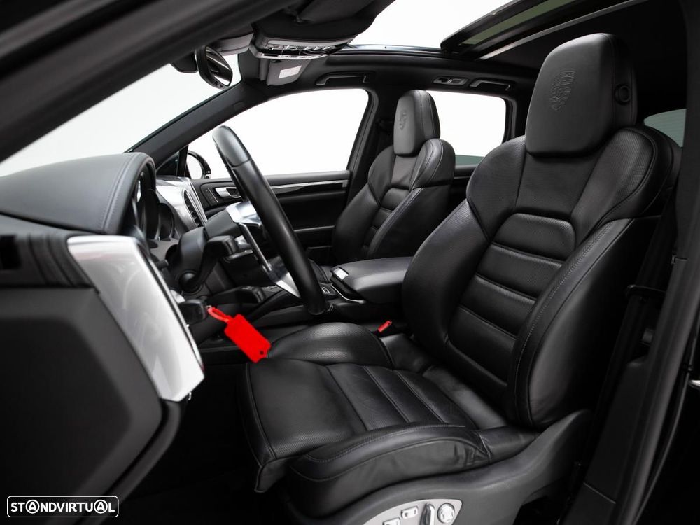 Porsche Cayenne S - 9