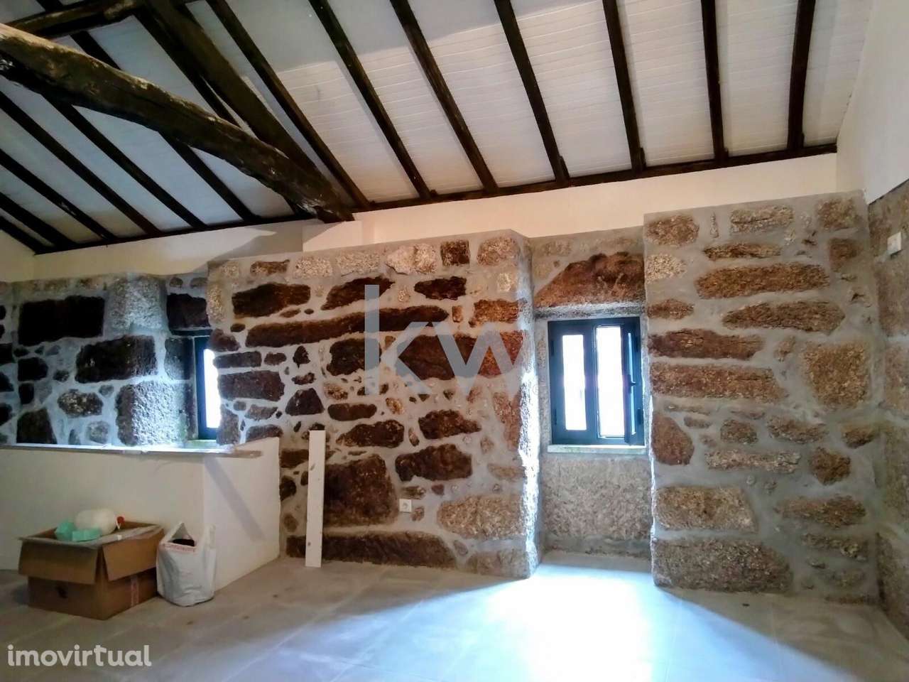 Moradia T2 Renovada em Carneiro, Amarante - Grande imagem: 2/13