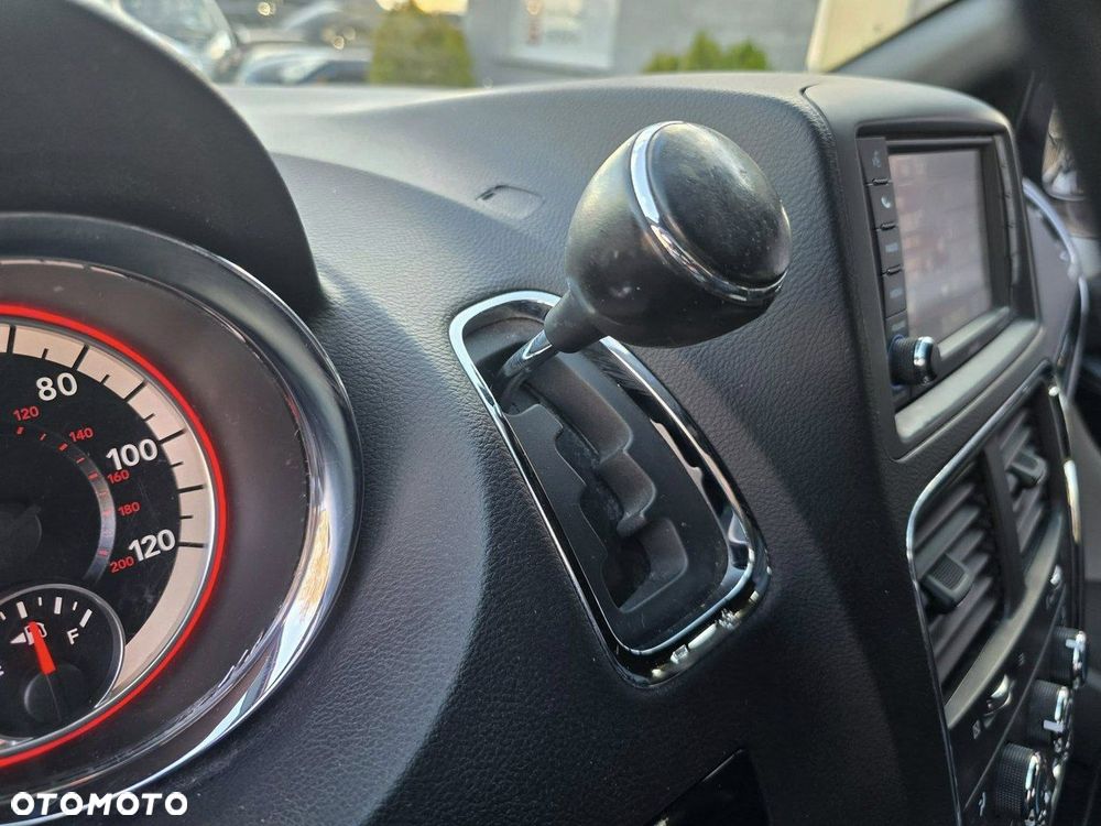 Dodge Grand Caravan - 14