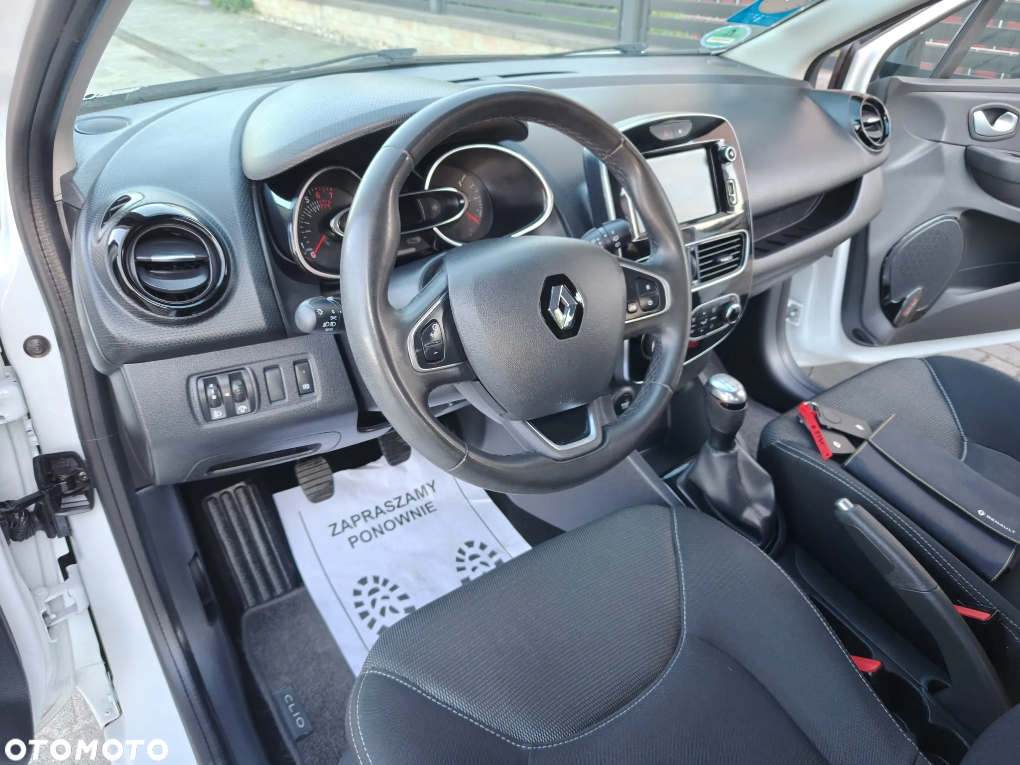 Renault Clio - 9