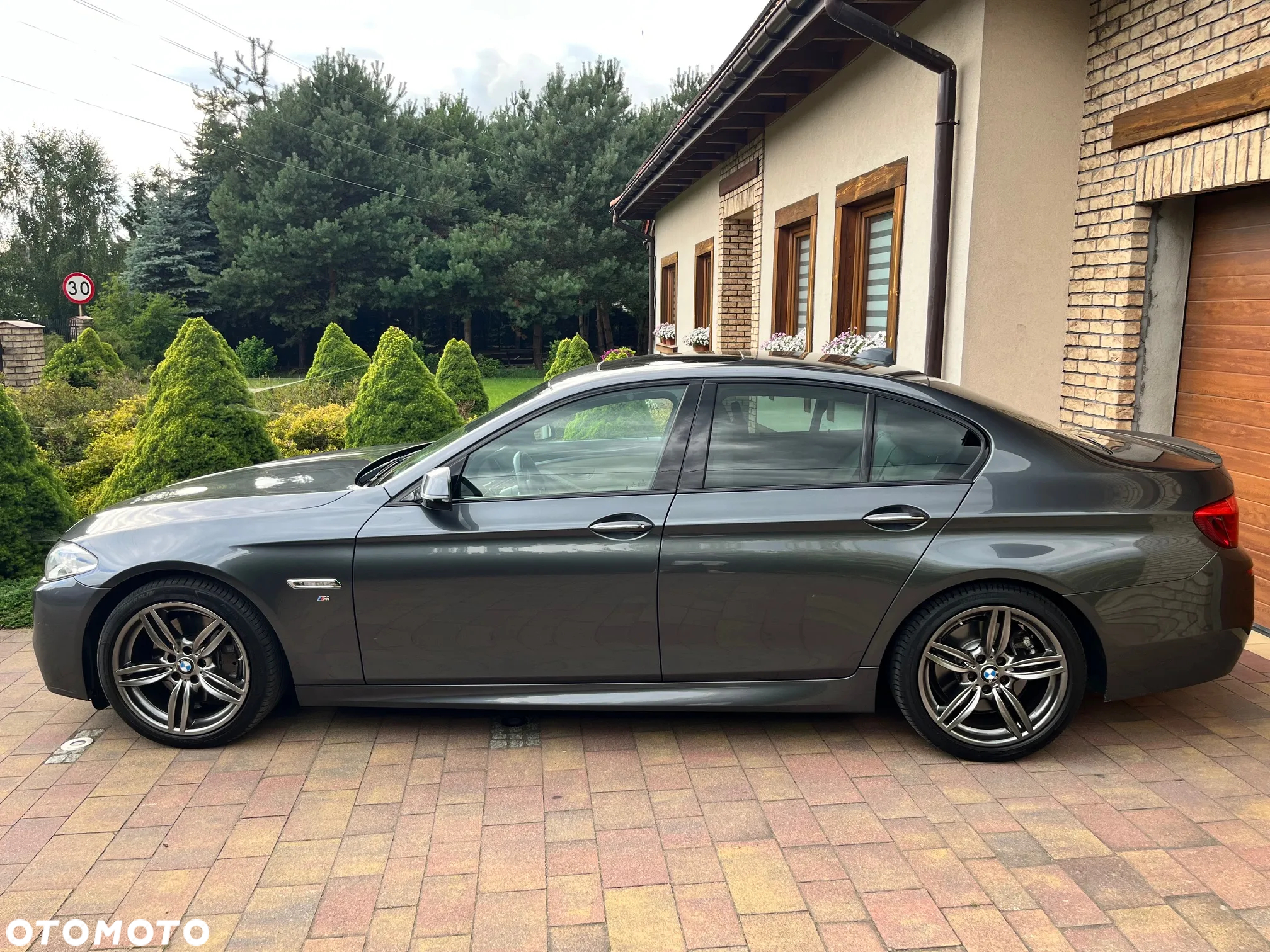 BMW Seria 5 530d xDrive Luxury Line - 7
