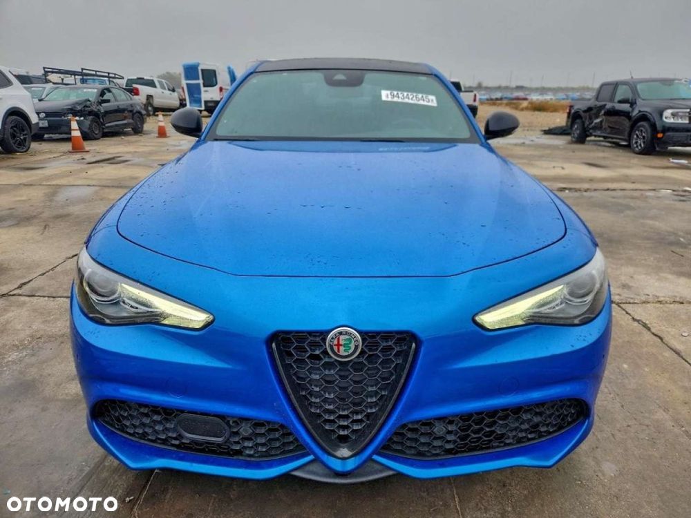 Alfa Romeo Giulia - 2