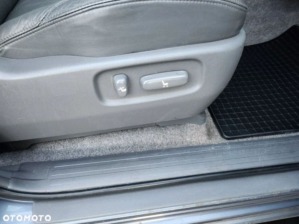 Toyota Land Cruiser - 17