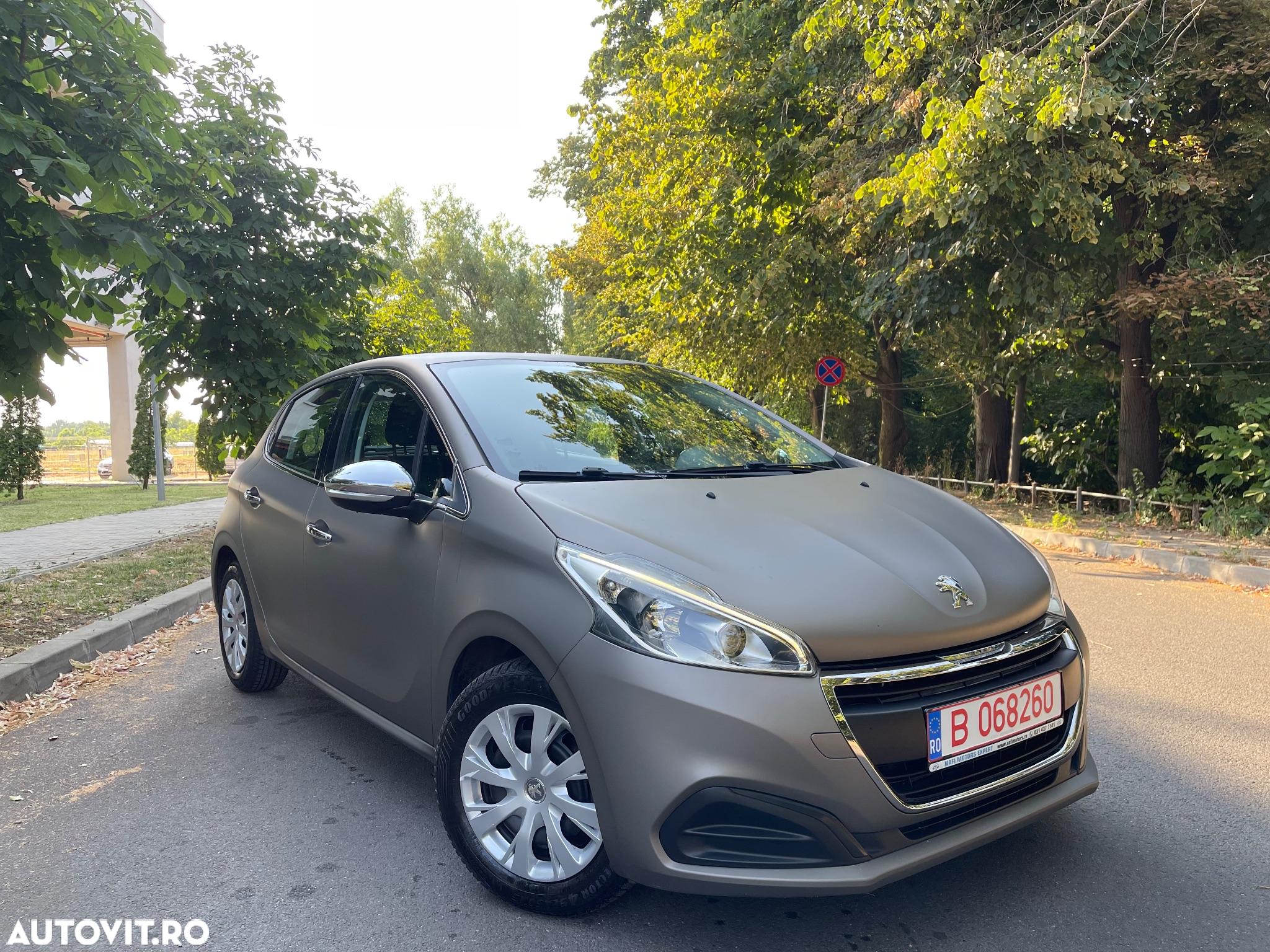 Peugeot 208 1.2 L PureTech Allure - 5