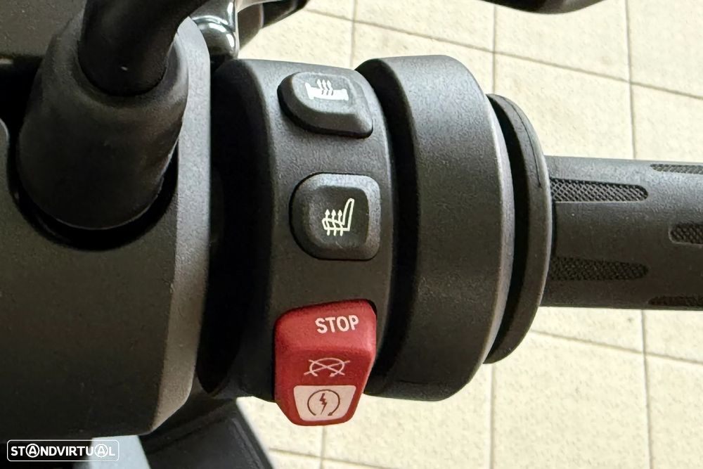 BMW C 400 GT Triple Black - 7