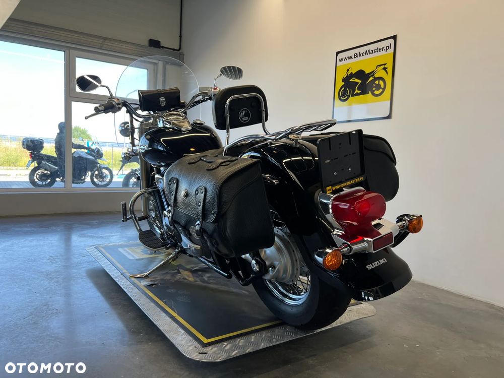 Suzuki Intruder - 19