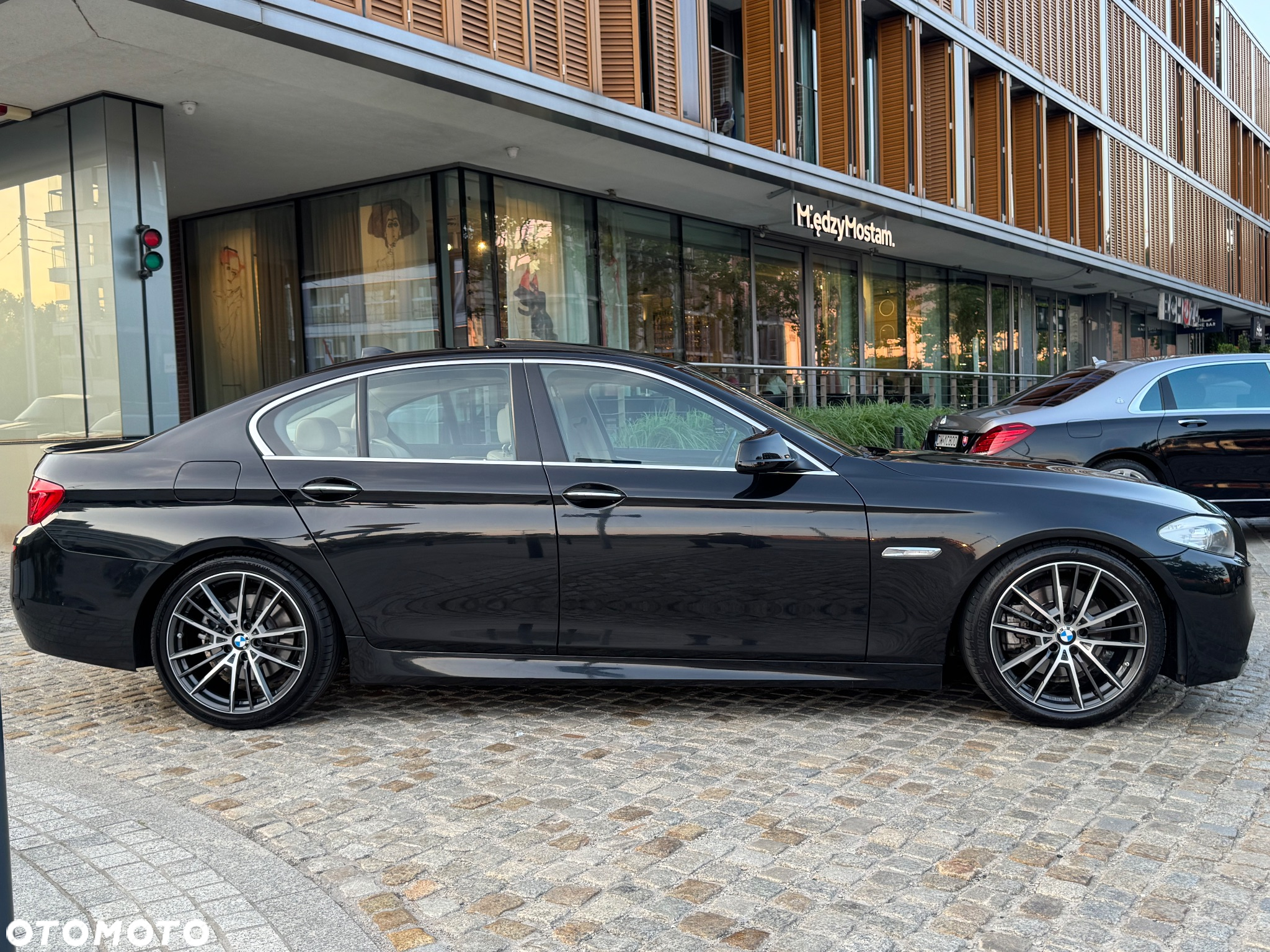 BMW Seria 5 528i Sport-Aut - 9