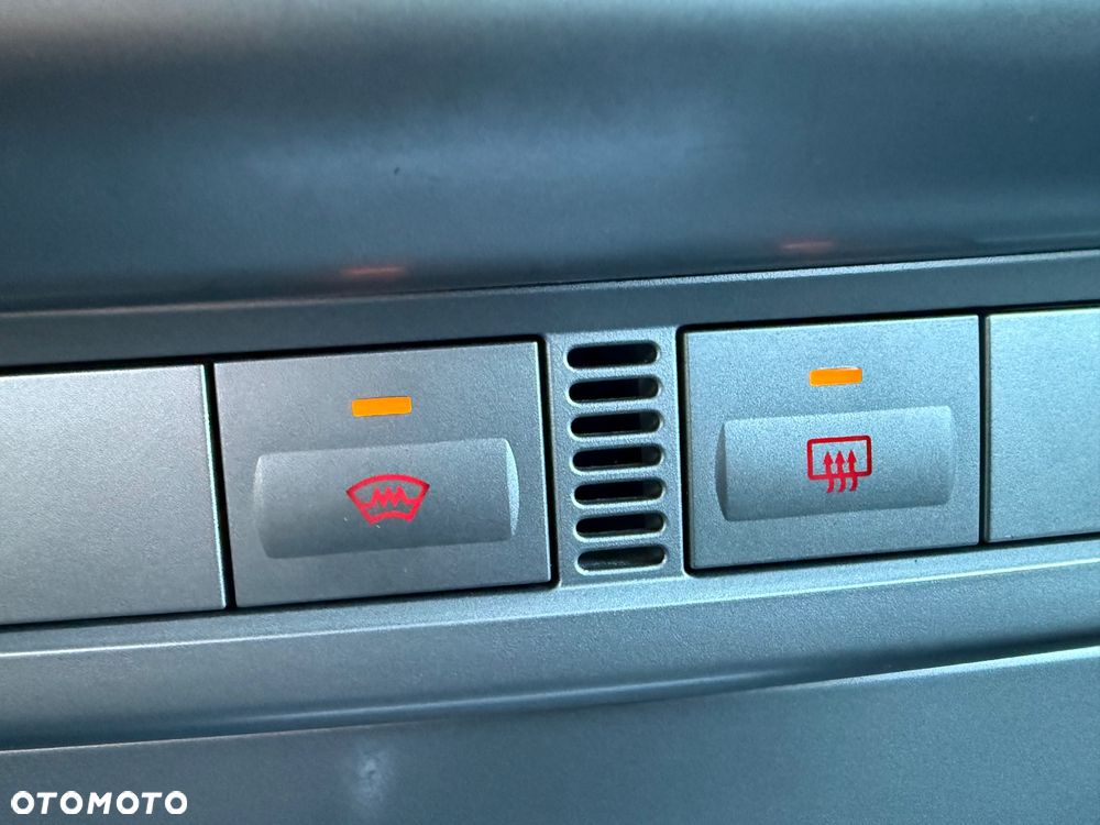 Ford Focus 1.6 Comfort X / 100 - 23