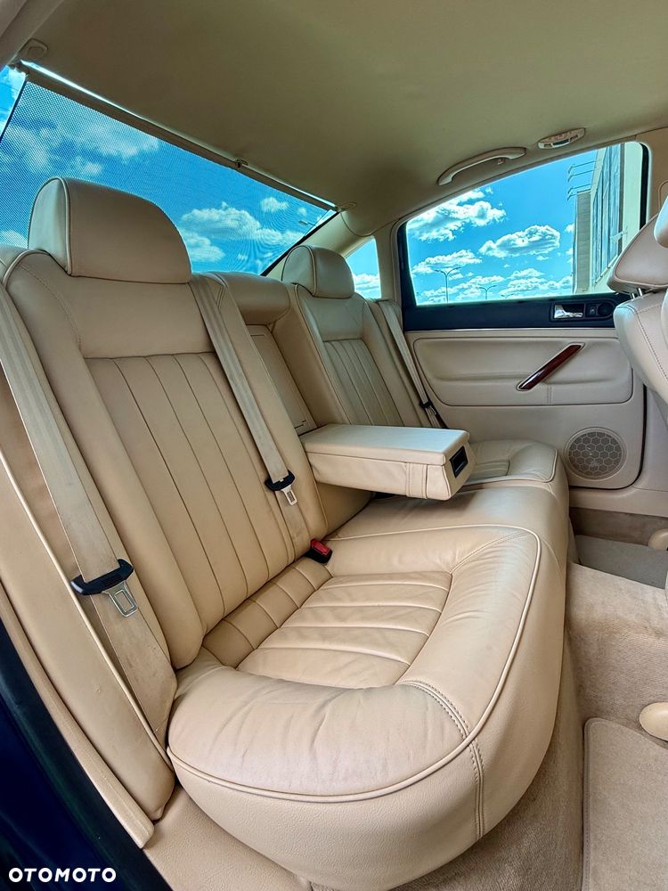 Volkswagen Passat - 10