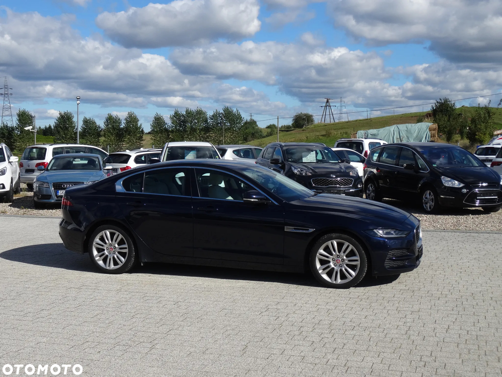 Jaguar XE 2.0 D180 R-Dynamic SE - 6