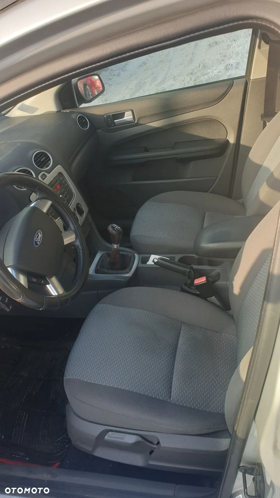 Ford Focus SW - 9
