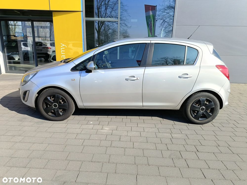 Opel Corsa 1.4 16V Cosmo - 3