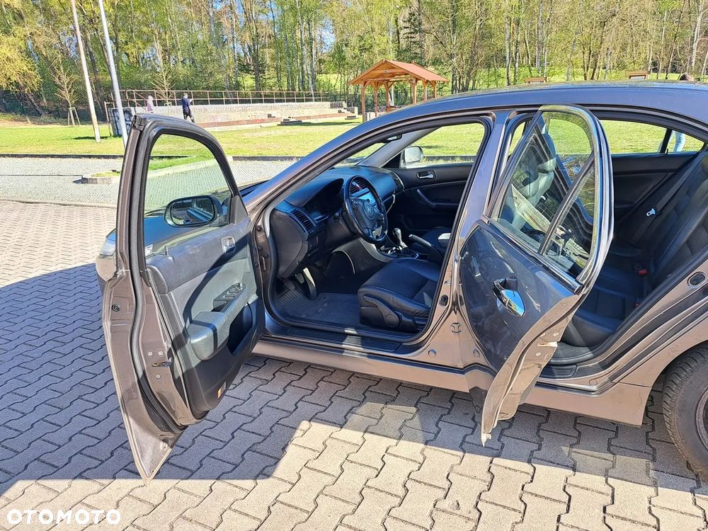 Honda Accord 2.0 Sport - 18