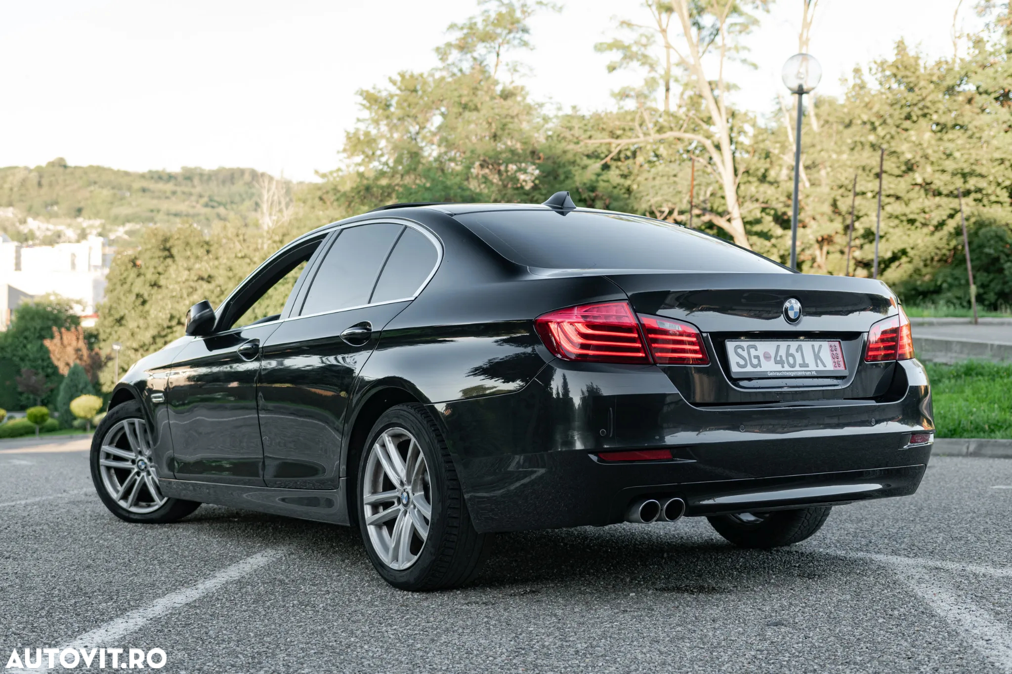 BMW Seria 5 520d xDrive - 13