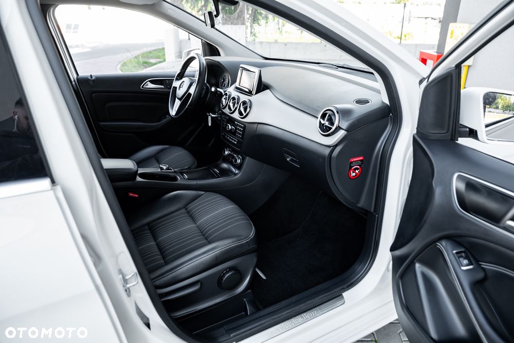 Mercedes-Benz Klasa B 180 7G-DCT - 22