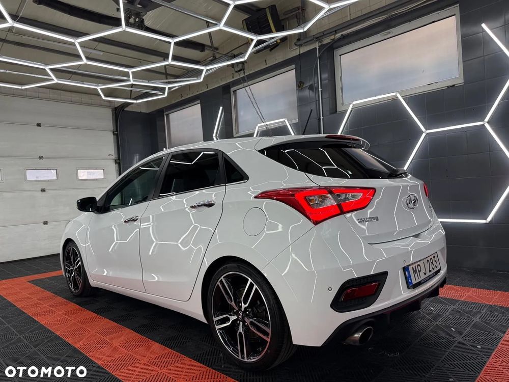 Hyundai i30 1.6 GDI Turbo Luxury - 9
