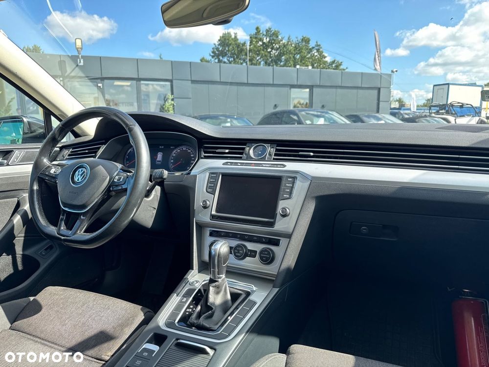 Volkswagen Passat Variant - 16