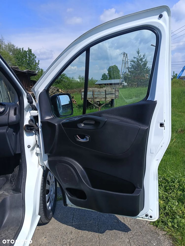 Renault Trafic L2H1 2.0 diesel 145kM 2019rok WEBASTO, CZUJNIKI PARKOWANIA, HAK, NIEWIELKI PRZEBIEG stan BDB, BEZWPADKOWY! - 15