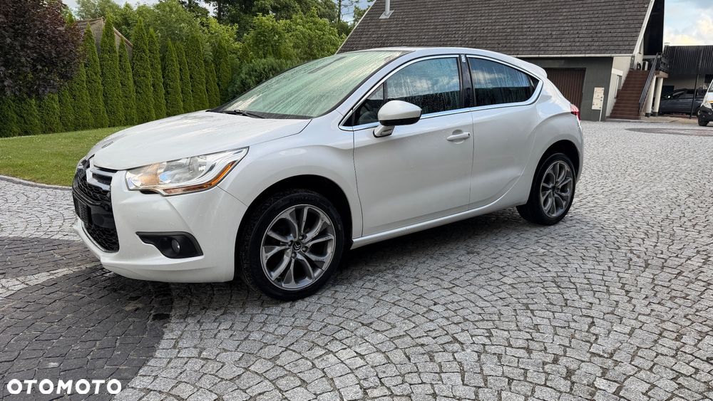 Citroën DS4 1.6 HDi SoChic - 9