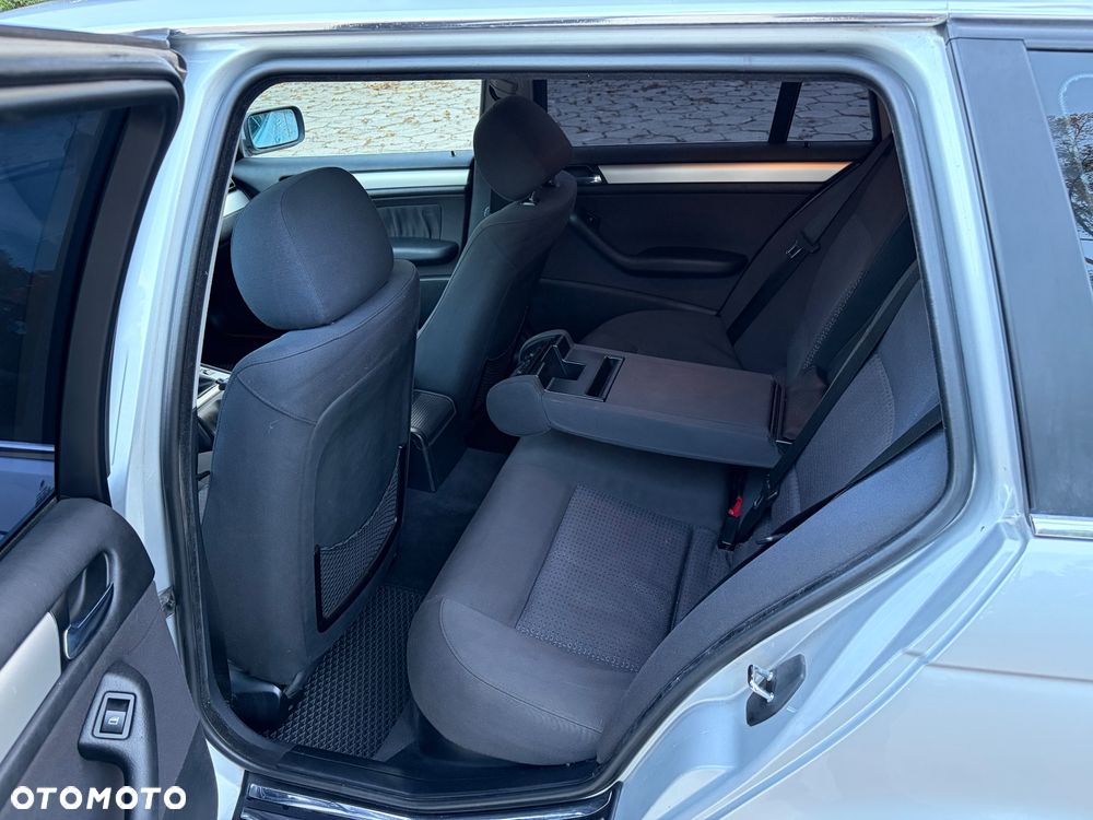 BMW Seria 3 330d - 12