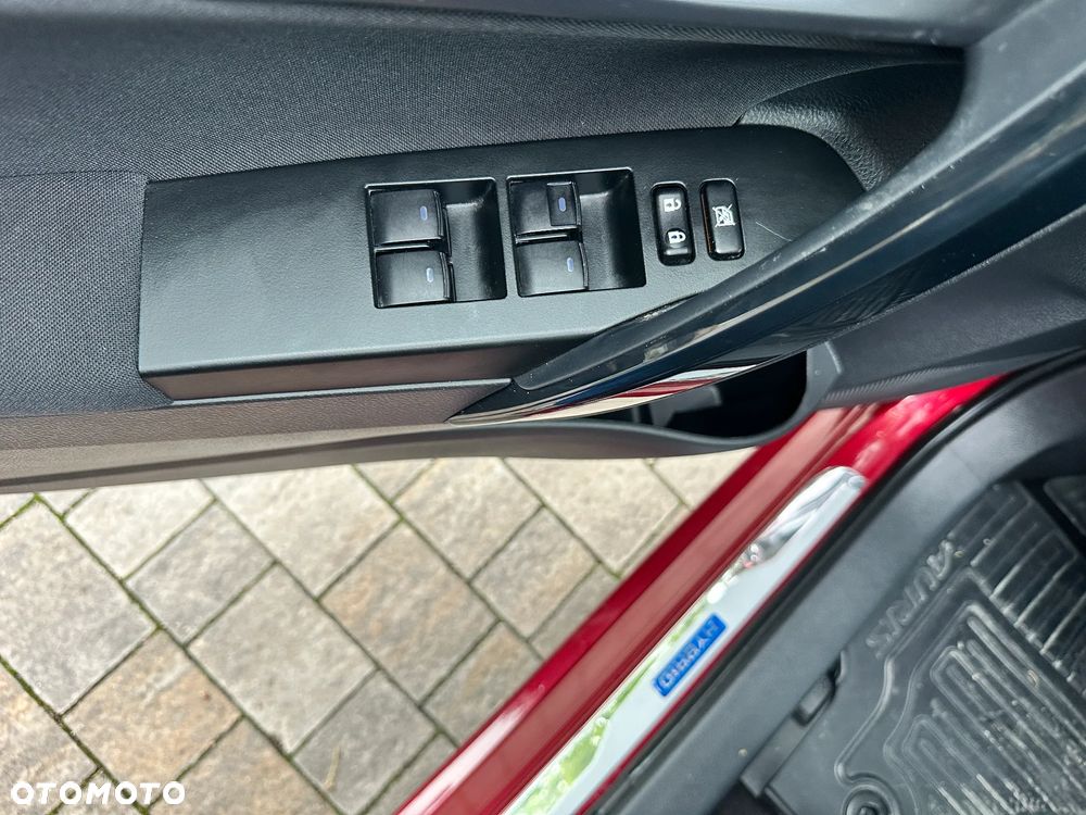 Toyota Auris 1.8 VVT-i Automatik Design Edition - 31