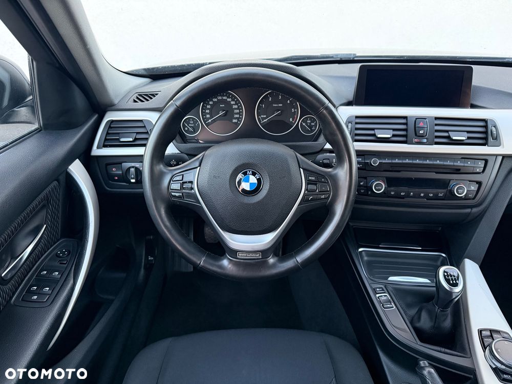 BMW Seria 3 320d DPF - 34