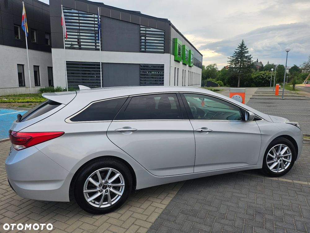 Hyundai i40 Kombi blue 1.7 CRDi Family+ - 31