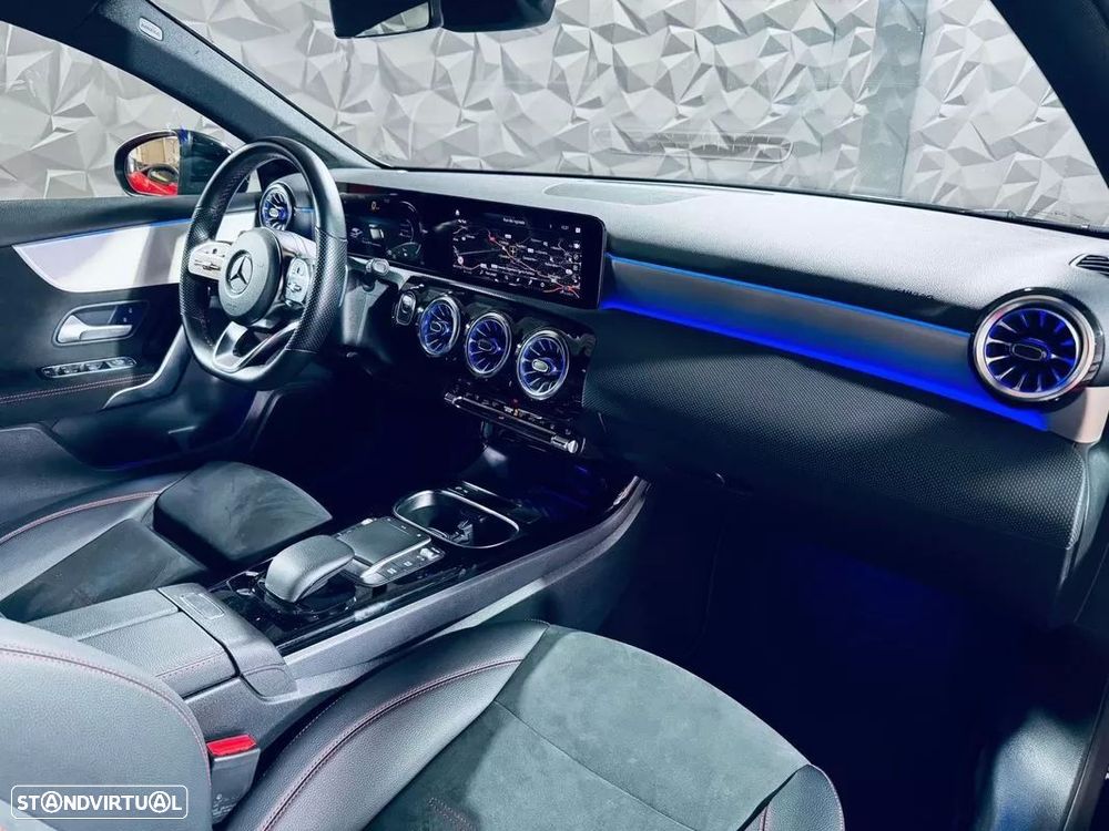 Mercedes-Benz A 250 e AMG Line - 12