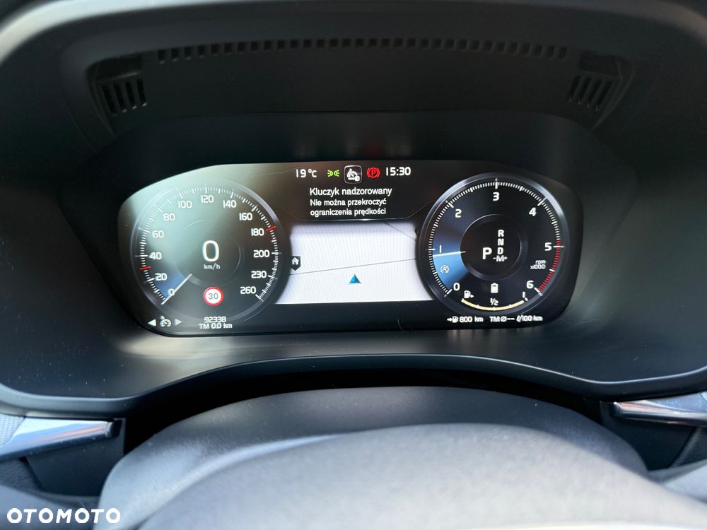 Volvo XC 60 B4 D AWD R-Design - 22