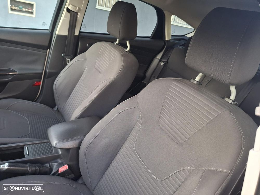 Ford Focus 1.0 EcoBoost Titanium - 24