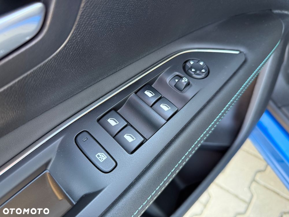 Peugeot 3008 1.2 PureTech Allure S&S EAT8 - 17