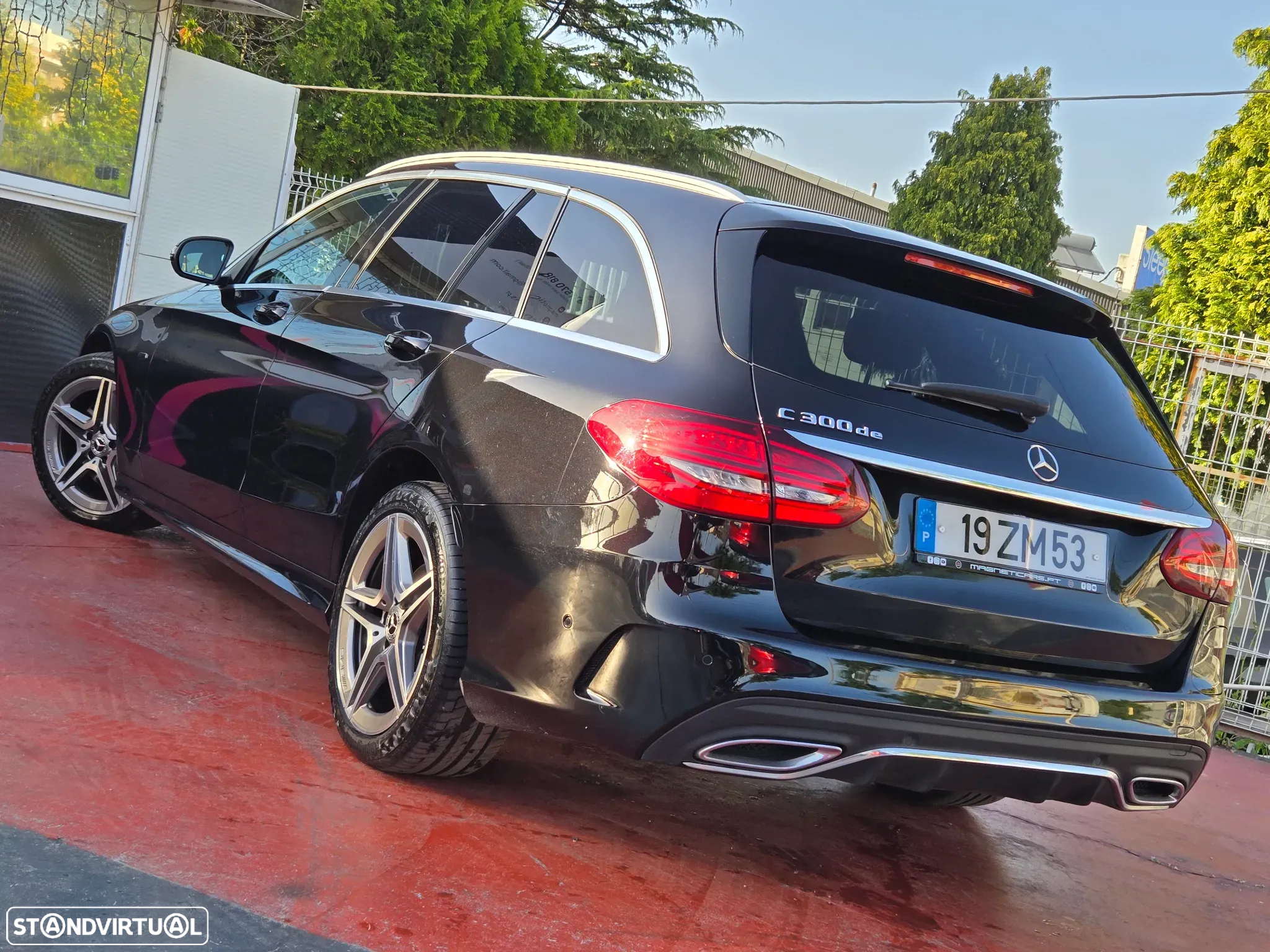 Mercedes-Benz C 300 de AMG Line - 18