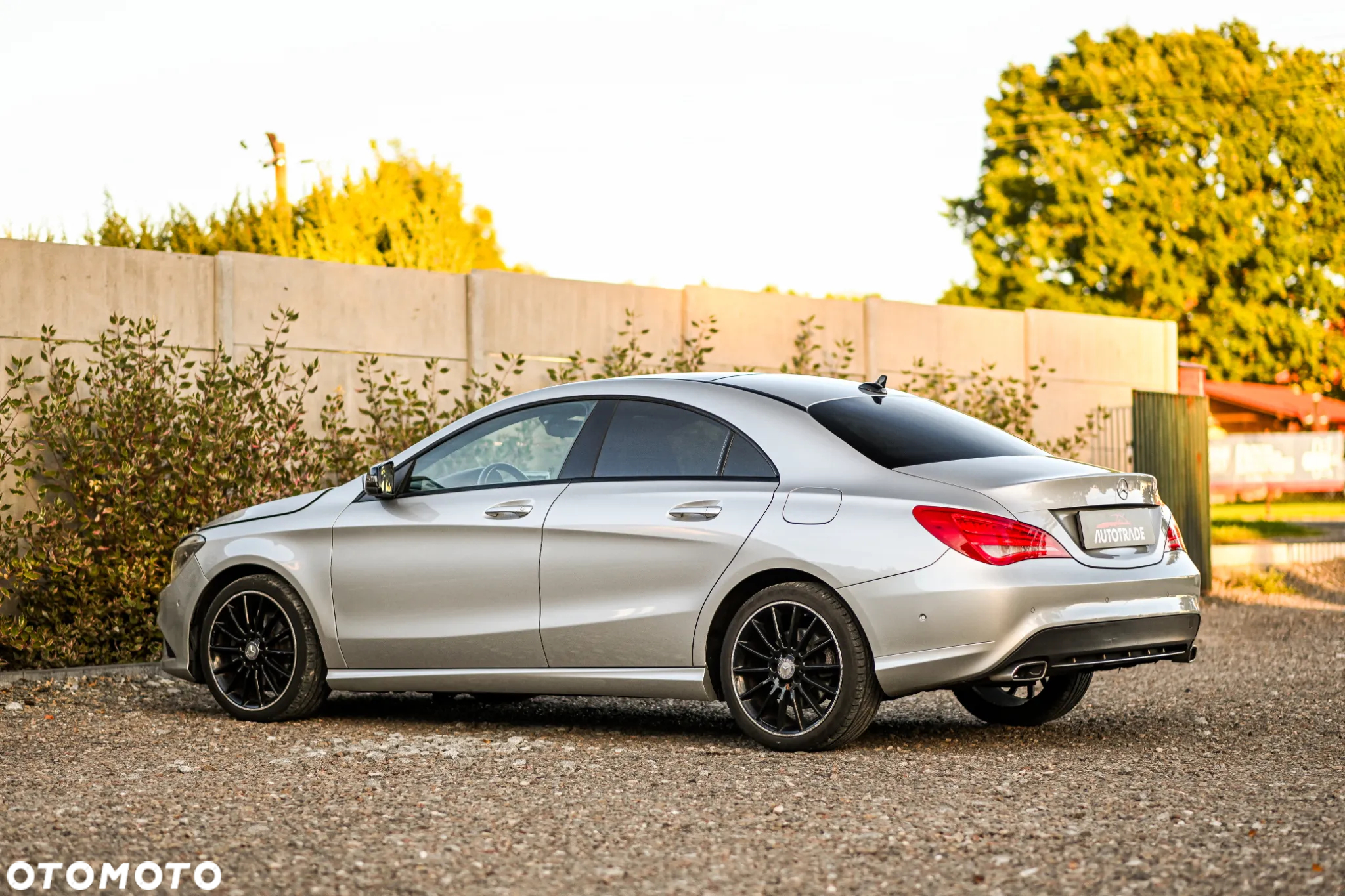 Mercedes-Benz CLA 180 7G-DCT - 17