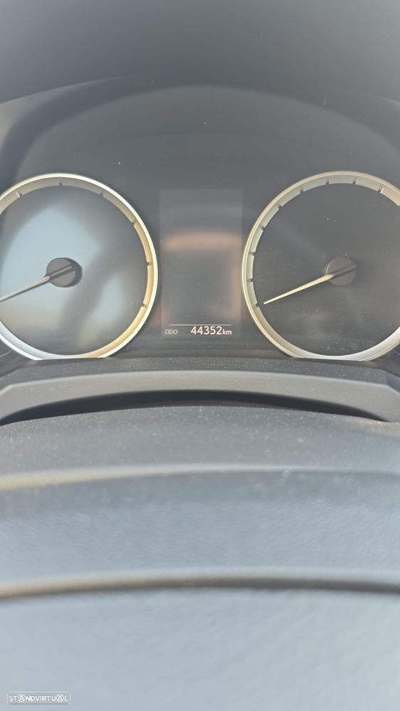 Lexus RC 300h F Sport - 8