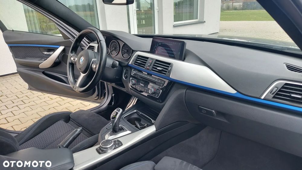 BMW Seria 3 330d Edition M Sport Shadow - 12