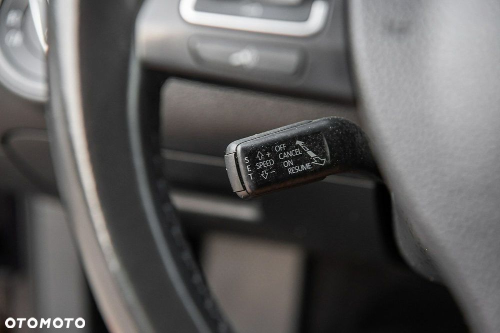 Volkswagen Passat - 23
