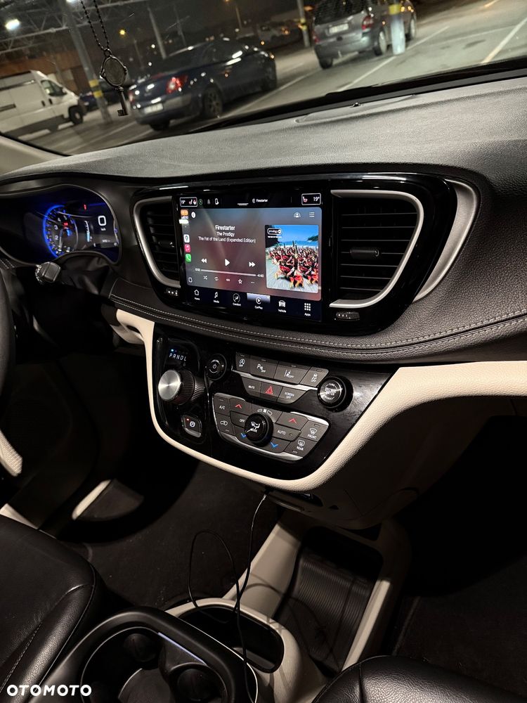 Chrysler Pacifica - 19