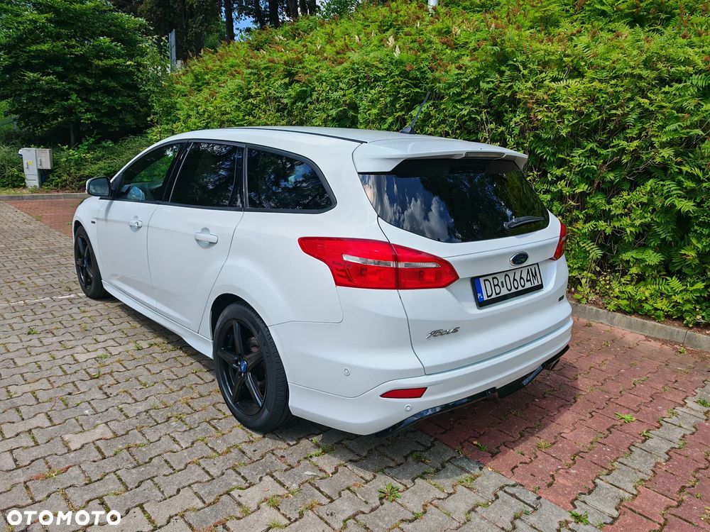 Ford Focus 1.5 EcoBoost ST-Line - 5