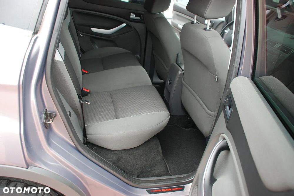 Ford Kuga - 17