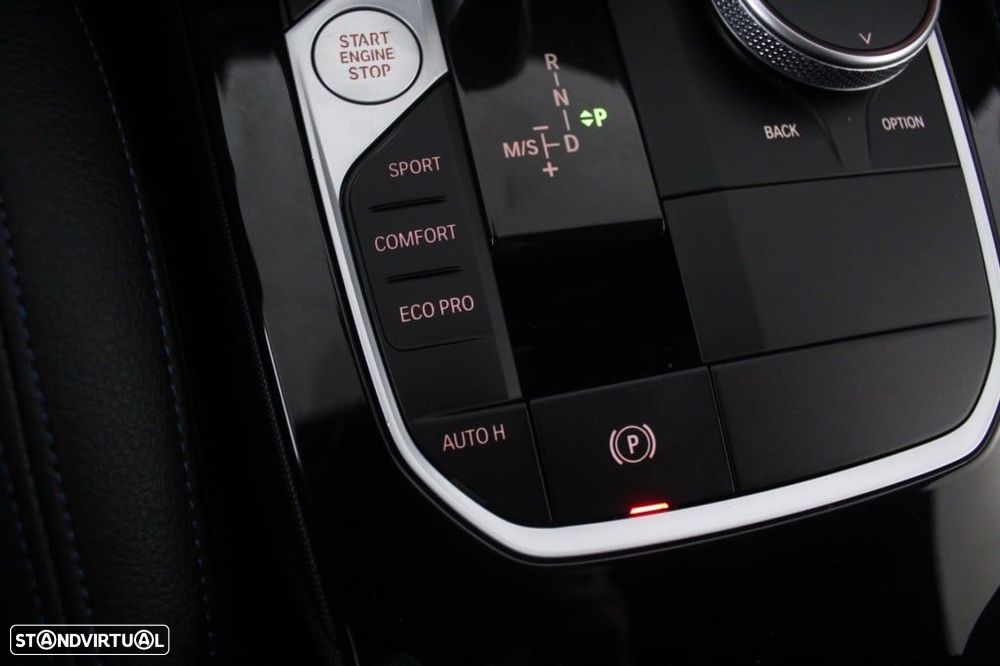 BMW 116 d Pack Desportivo M Auto - 31