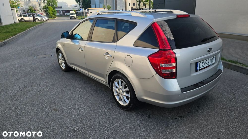 Kia Ceed - 21