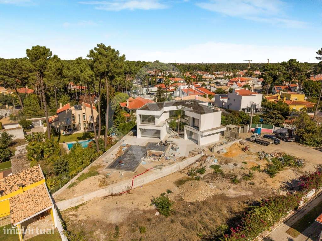 Moradia de luxo com piscina junto à Aroeira e a poucos minutos das ... - Grande imagem: 4/60