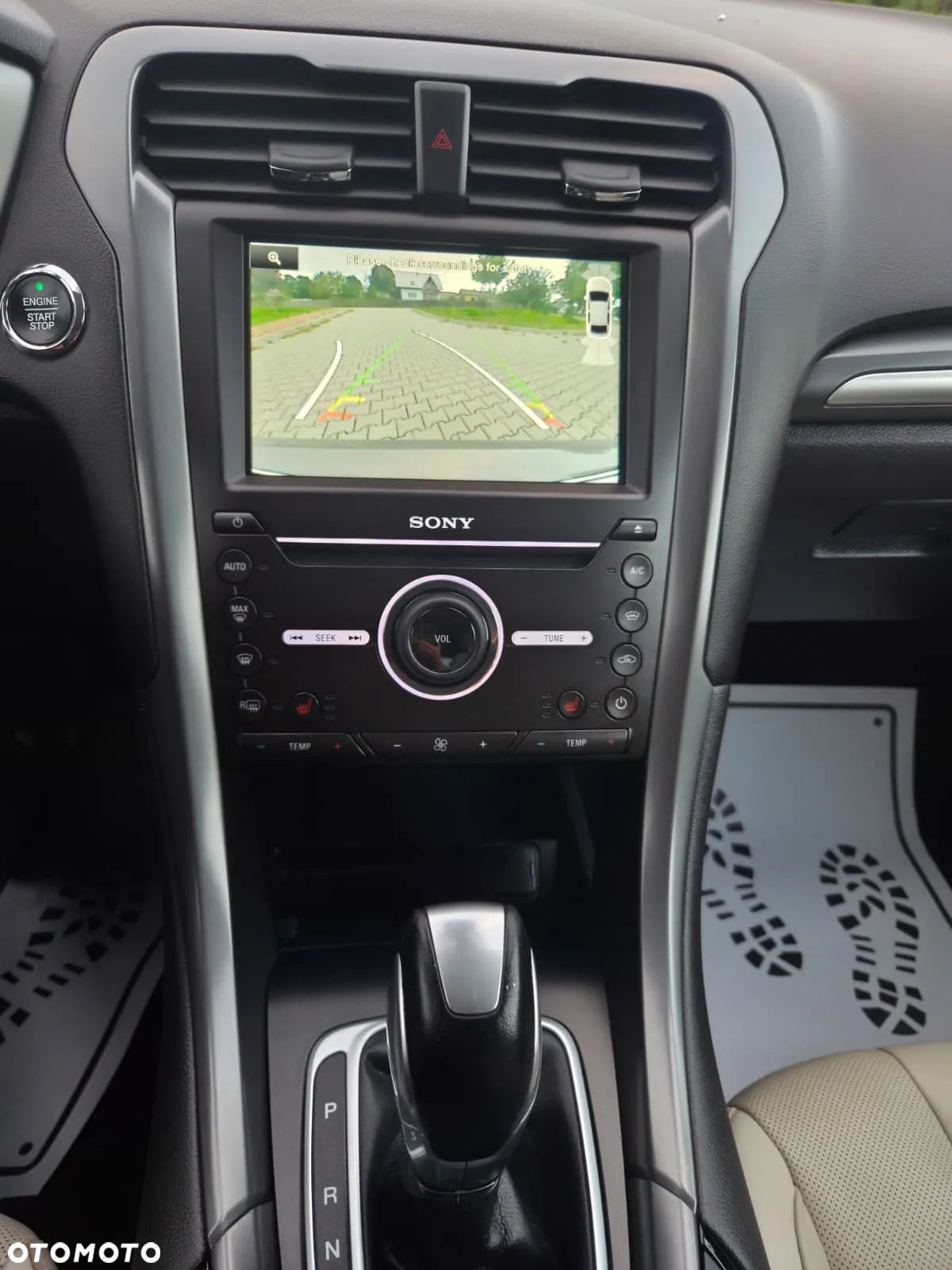 Ford Mondeo 2.0 EcoBoost Titanium - 35