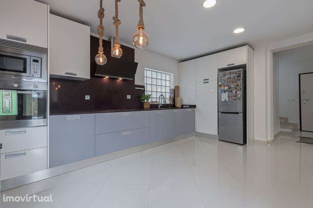 Moradia V4 em Santo António da Charneca, Barreiro  Conforto, Espaço... - Grande imagem: 5/18