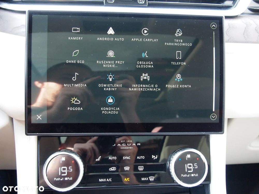 Jaguar F-Pace P250 AWD - 35